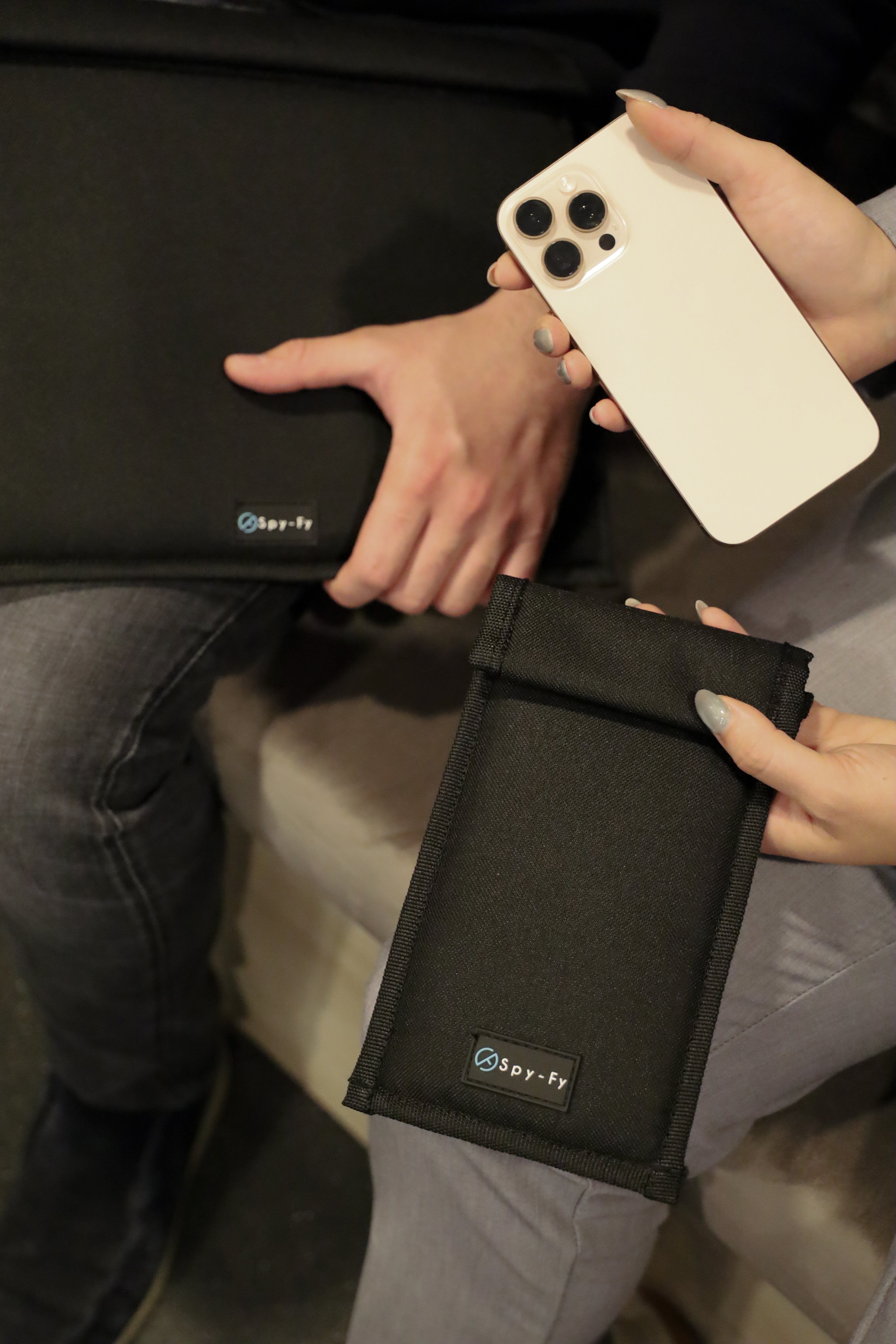 Spy-Fy faraday bag detail – signal blocking material